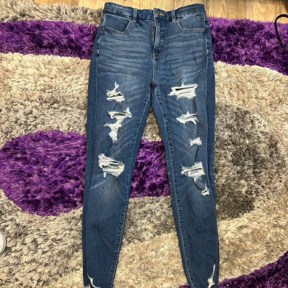 American Eagle ripped jeans! 💙
